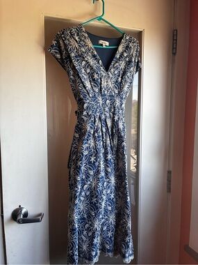 kenzie Navy Blue and White Floral Midi Dress